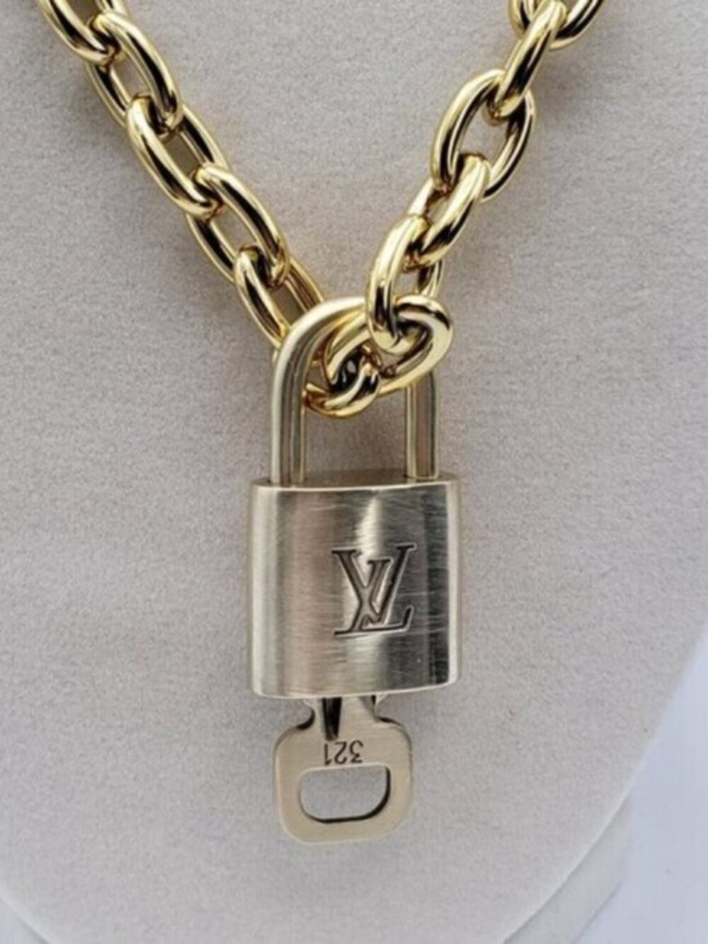 18K Gold-Plated Necklace with Authentic Louis Vuitton Padlock - Picture 10 of 12